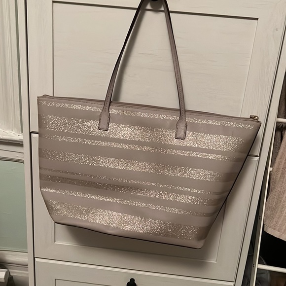 Light Purple Glitter Zippered Tote bag - Picture 2 of 3